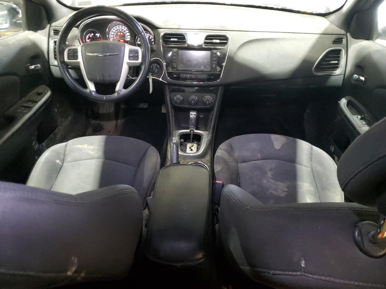 2013 Chrysler 200 - Image 8