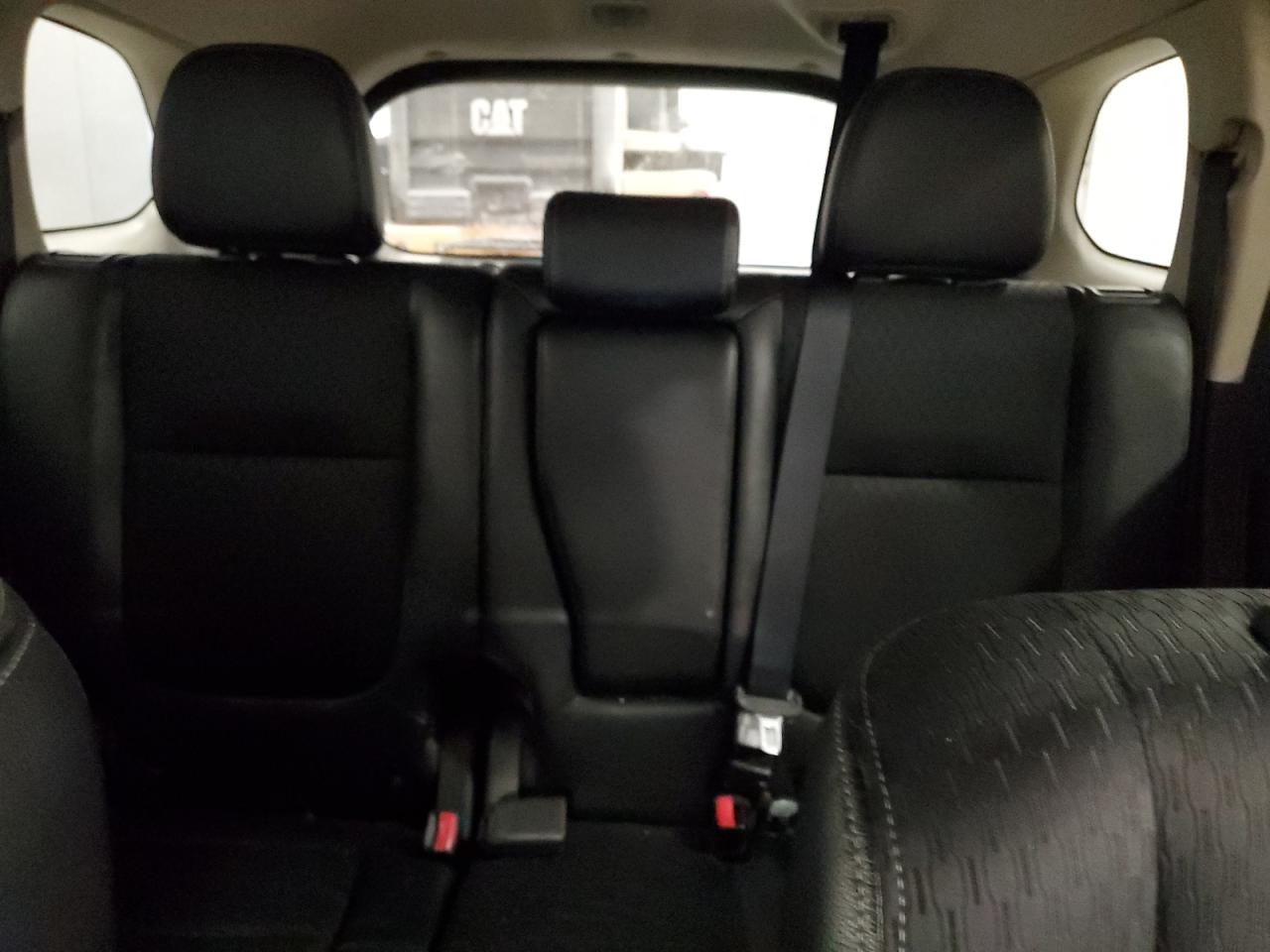 2015 Mitsubishi Outlander - Image 10