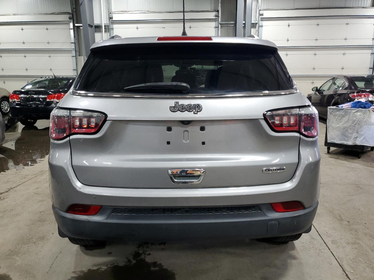 2017 Jeep Compass - Image 6