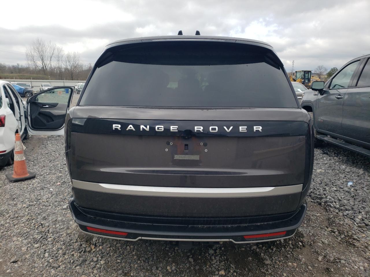 2024 Land Rover Range Rover - Image 6