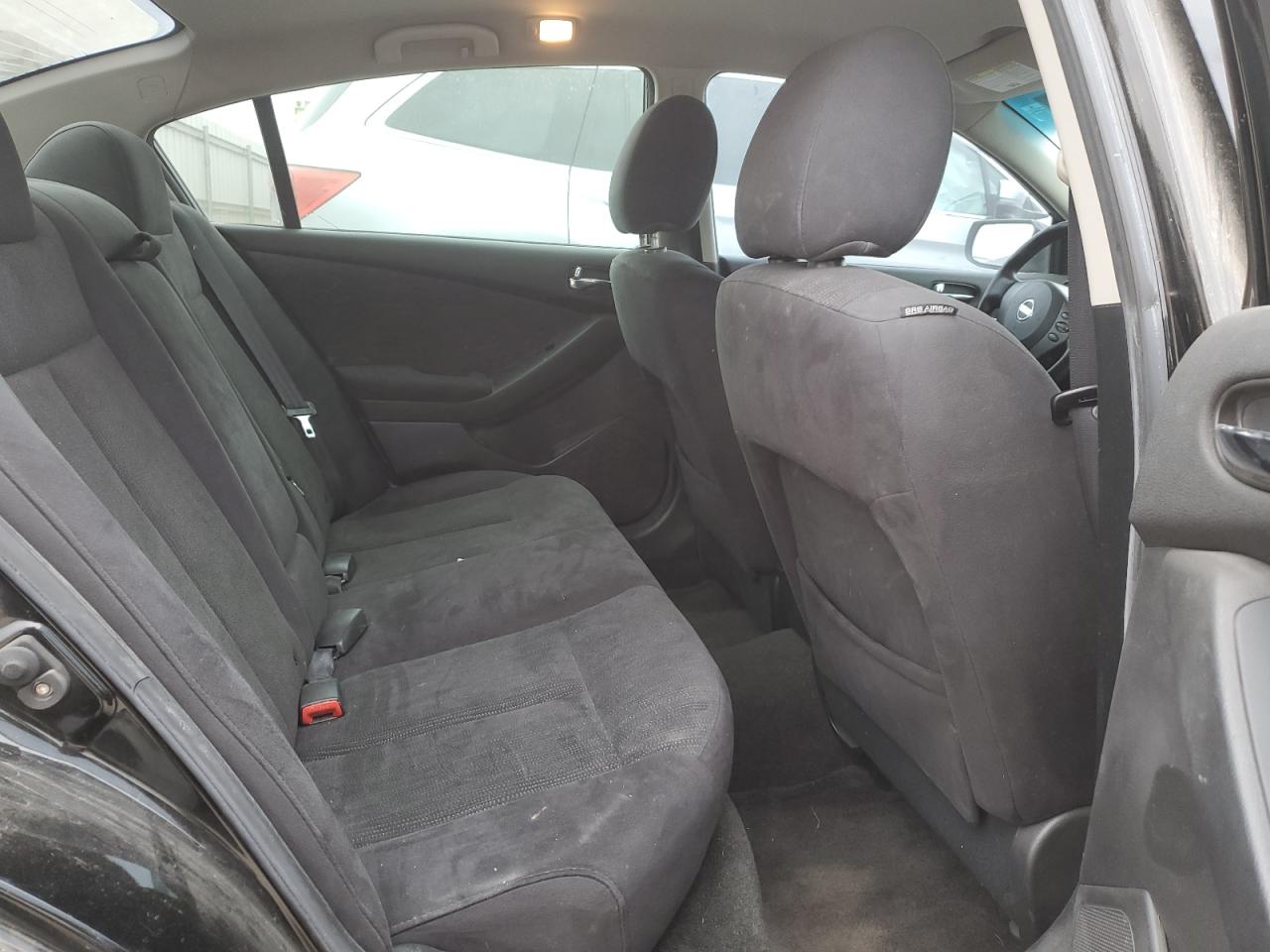 2010 Nissan Altima - Image 10