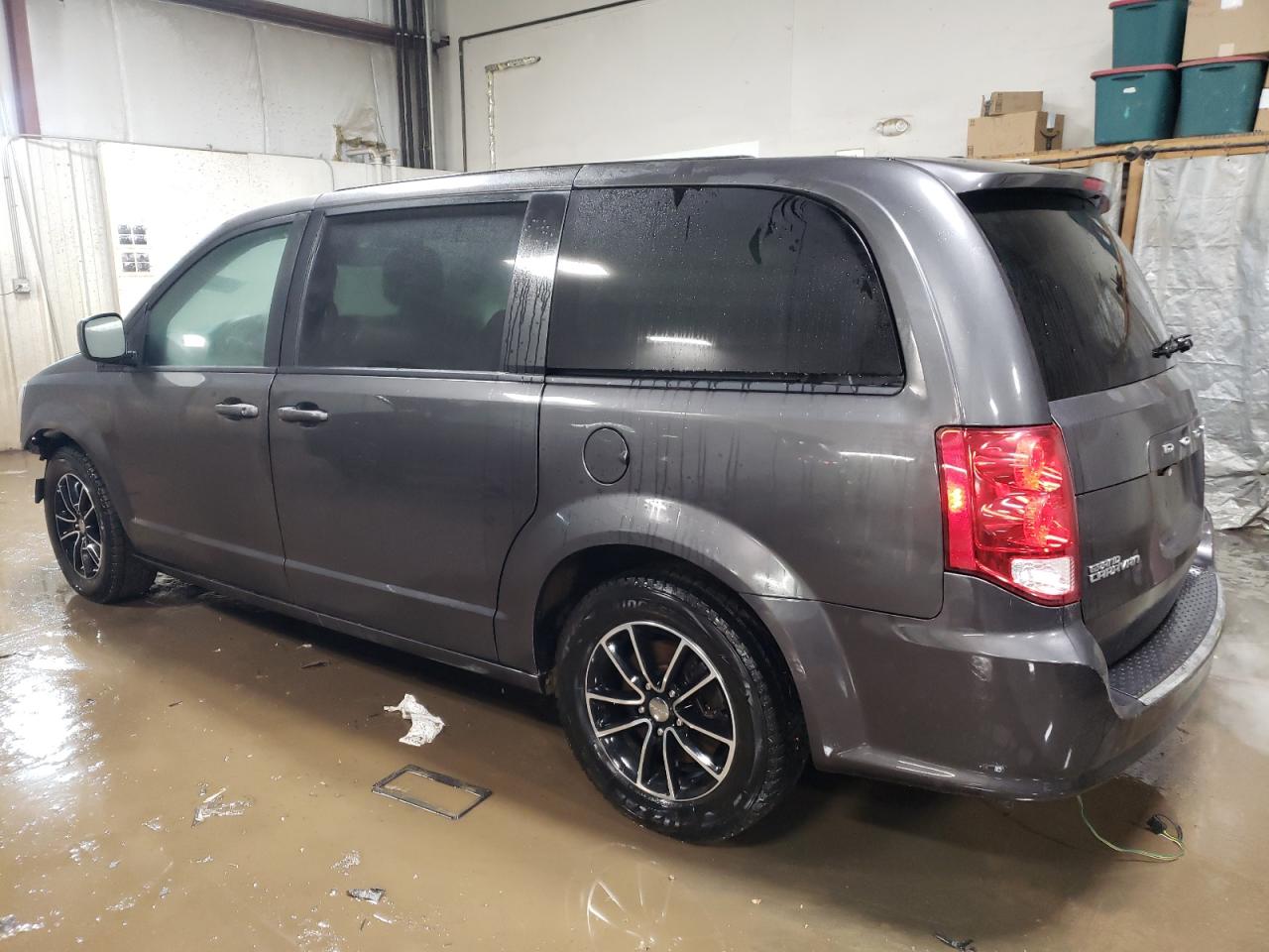 2019 Dodge Caravan - Image 2
