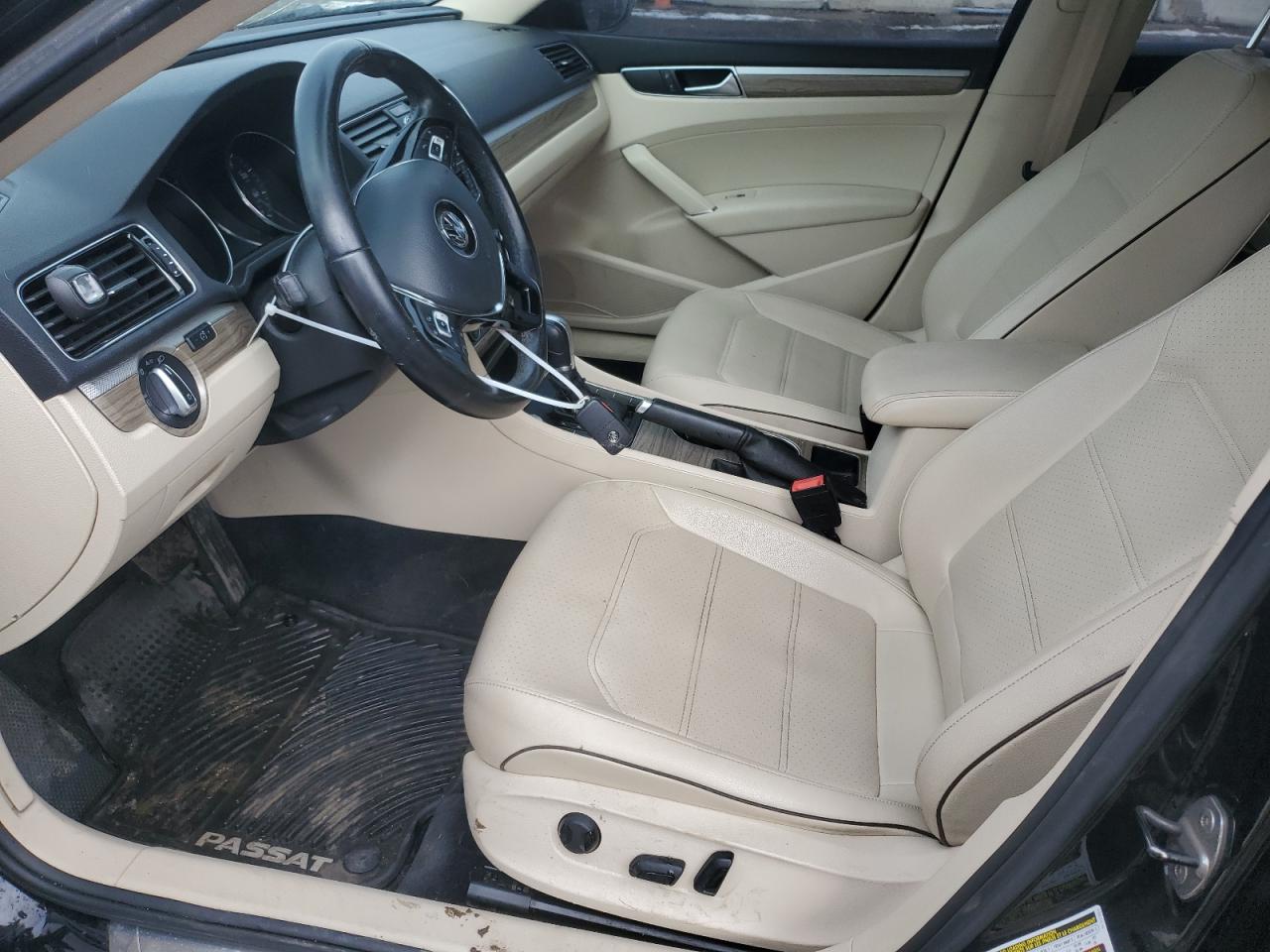 2016 Volkswagen Passat - Image 7