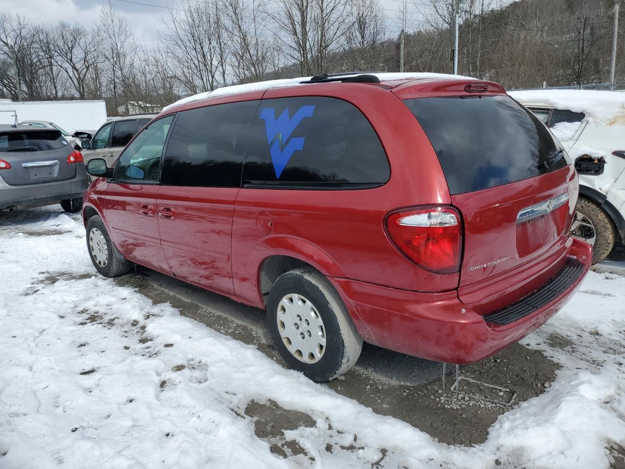 2004 Chrysler Town & Country - Image 2