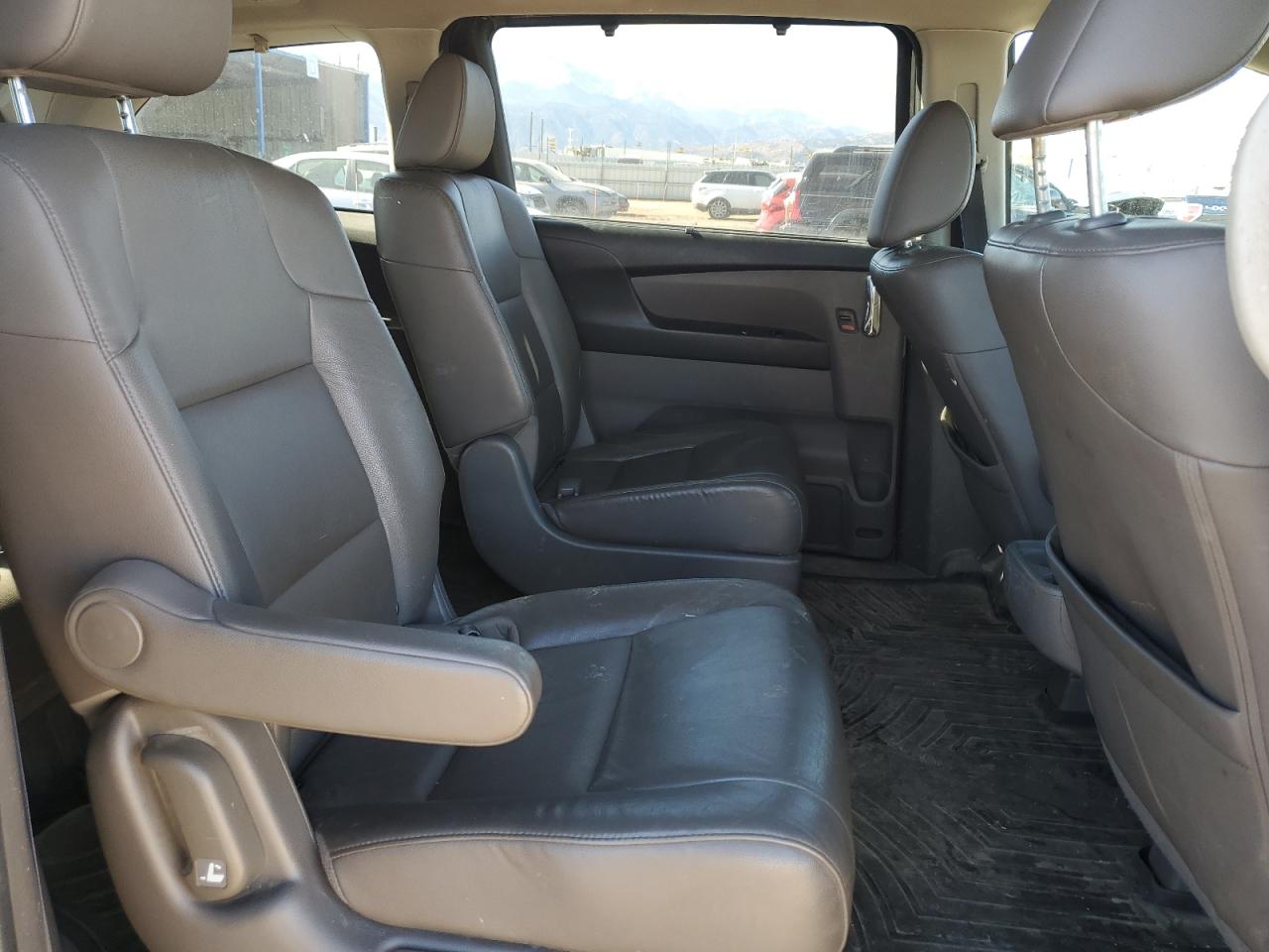 2015 Honda Odyssey - Image 11