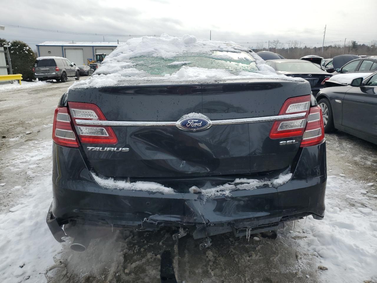 2015 Ford Taurus - Image 6
