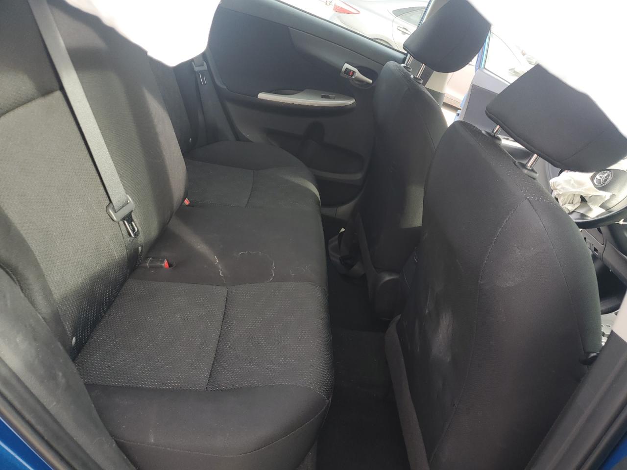 2010 Toyota Corolla - Image 11