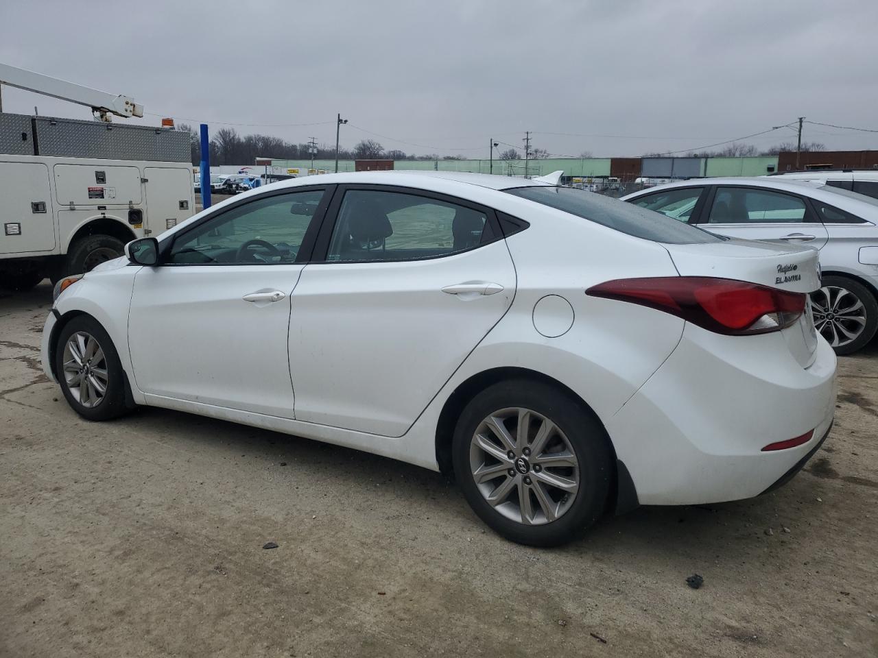 2015 Hyundai Elantra - Image 2