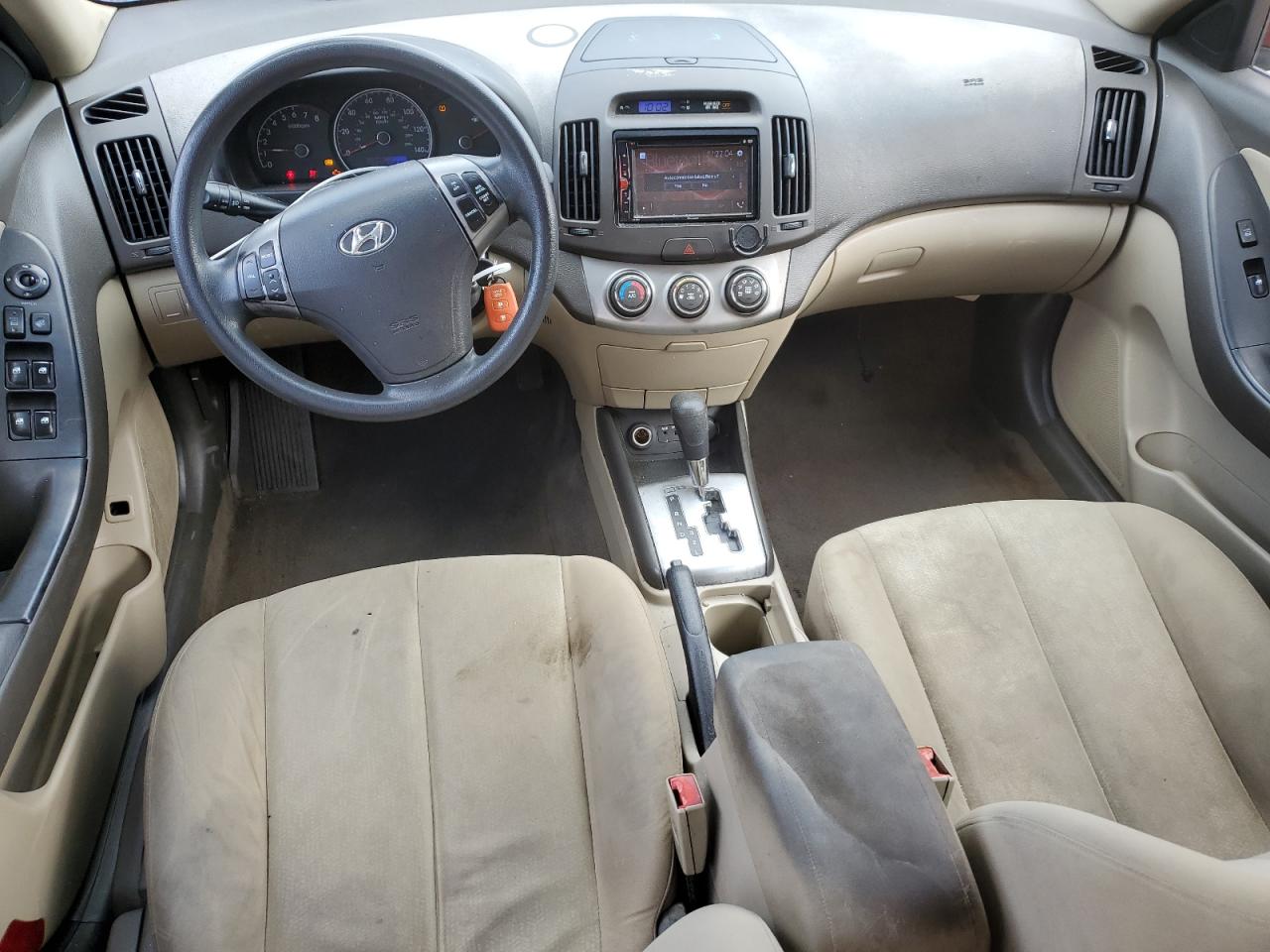2010 Hyundai Elantra - Image 8
