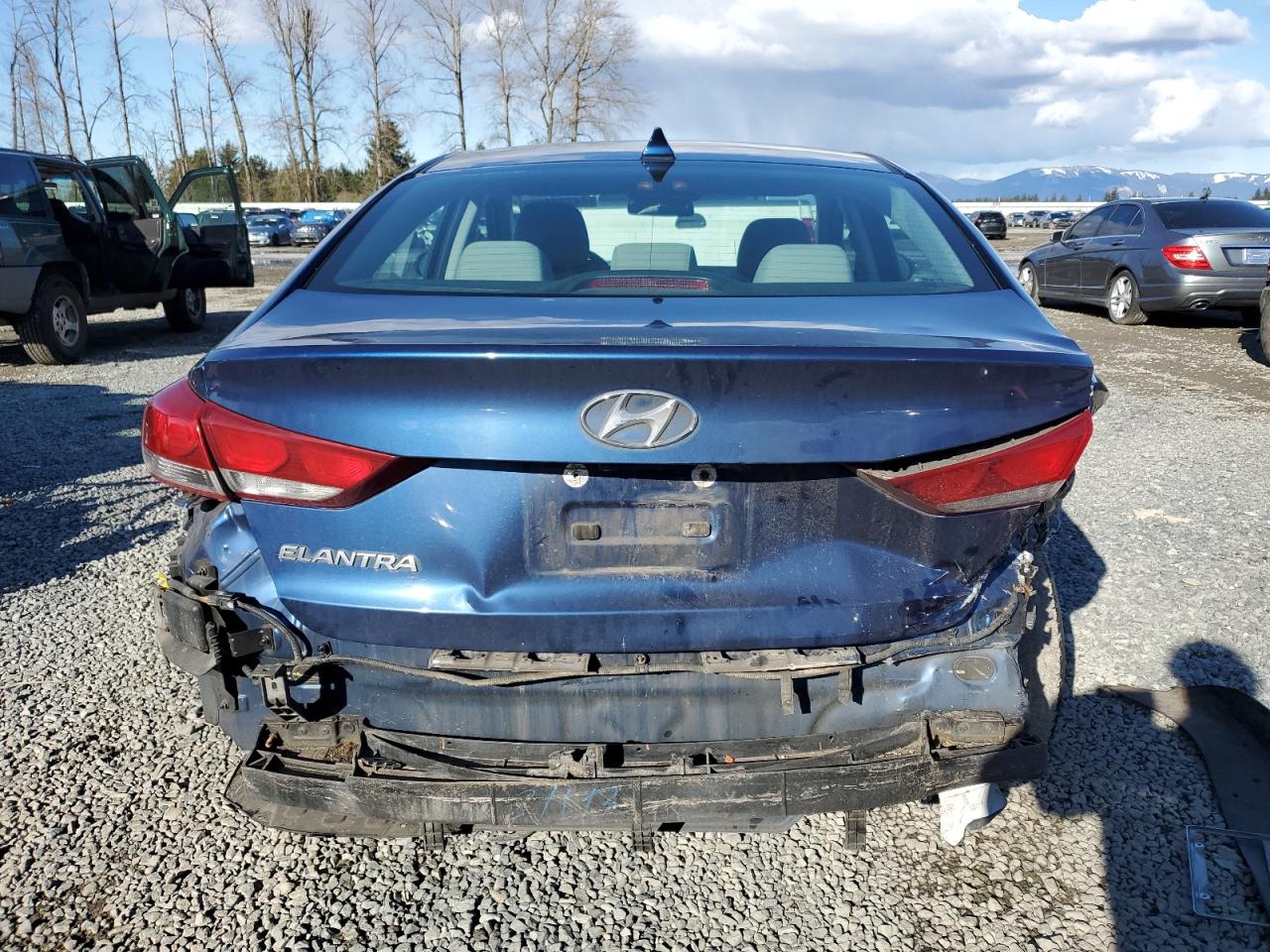 2018 Hyundai Elantra - Image 6