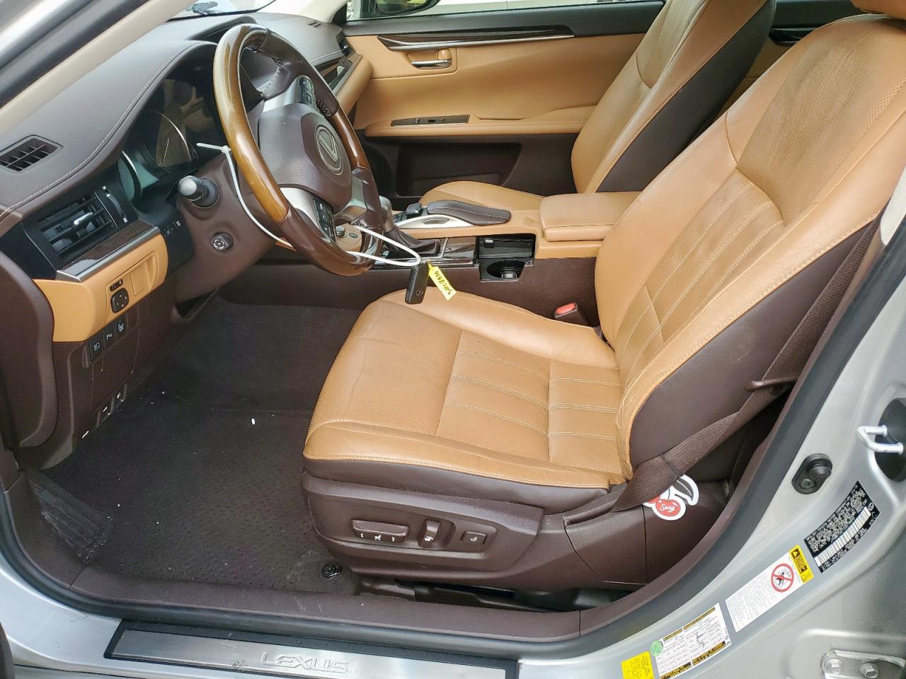 2016 Lexus ES - Image 7