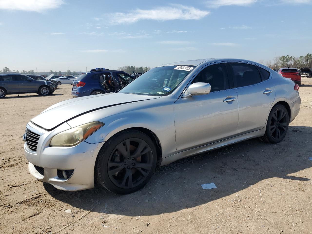 2011 INFINITI M56