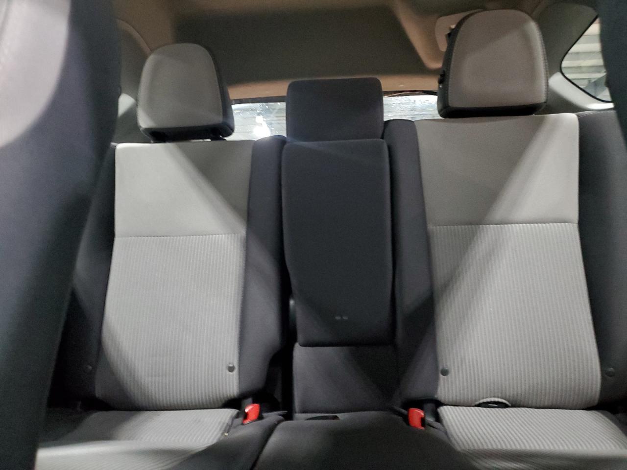 2015 Toyota RAV 4 - Image 10