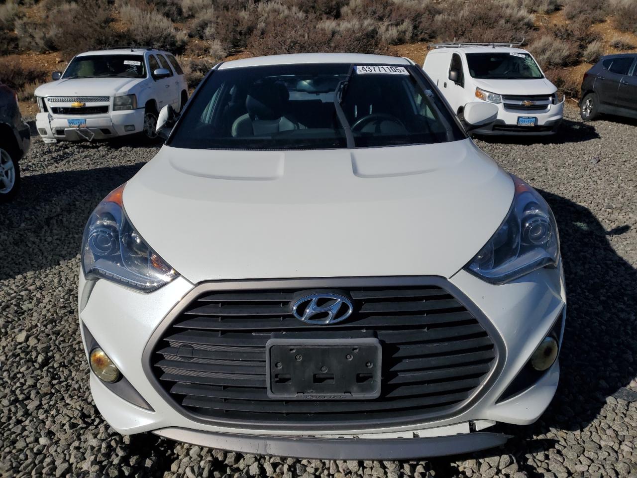 2016 Hyundai Veloster - Image 5