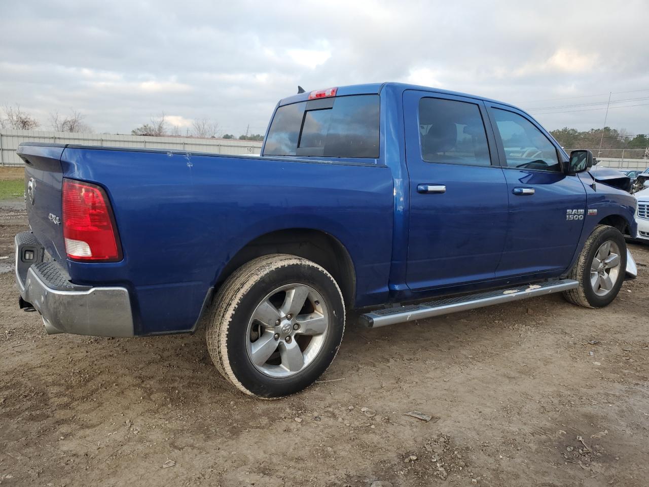 2016 RAM 1500 - Image 3
