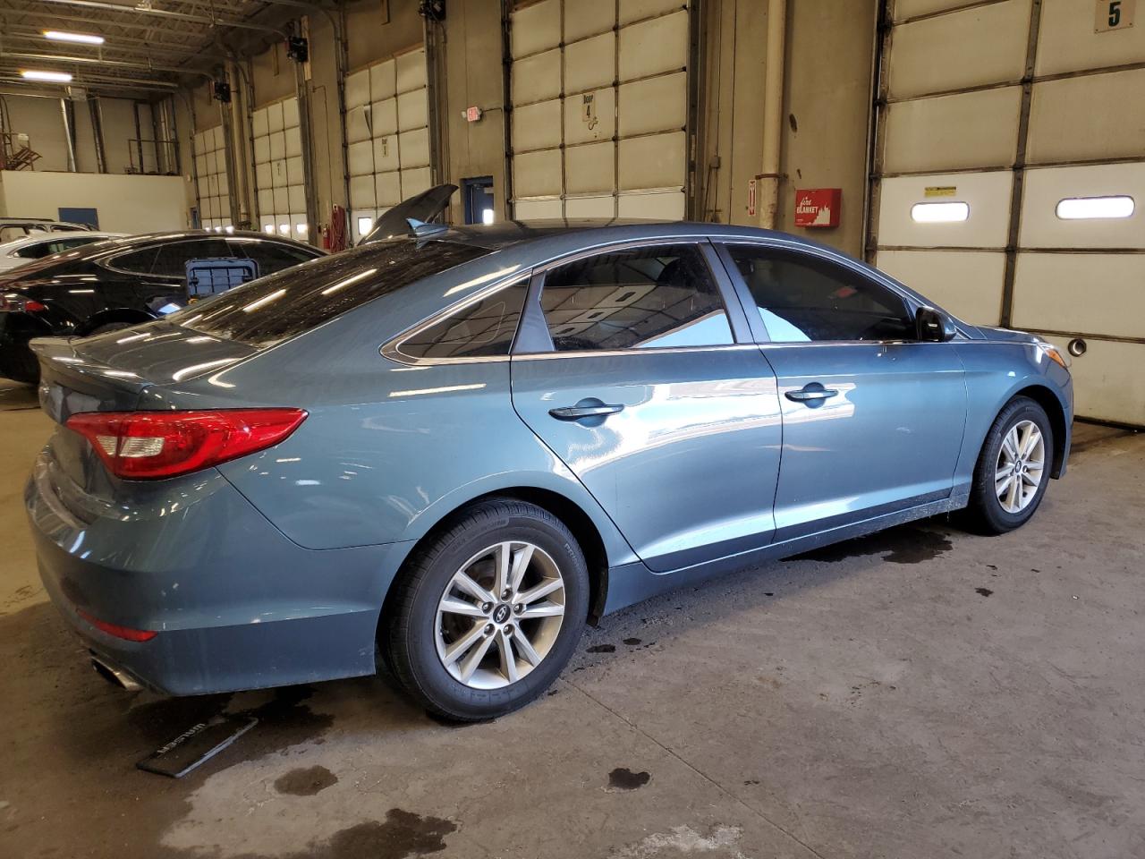 2016 Hyundai Sonata - Image 3