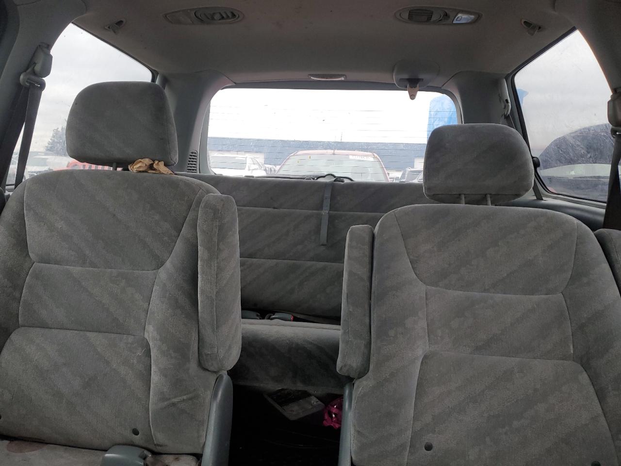 2004 Honda Odyssey - Image 10