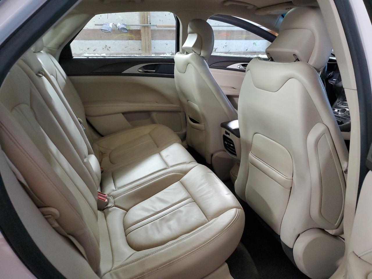 2017 Lincoln MKZ - Image 10