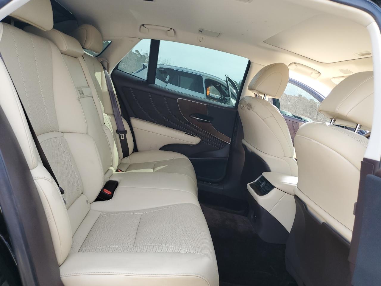 2019 Lexus LS - Image 10
