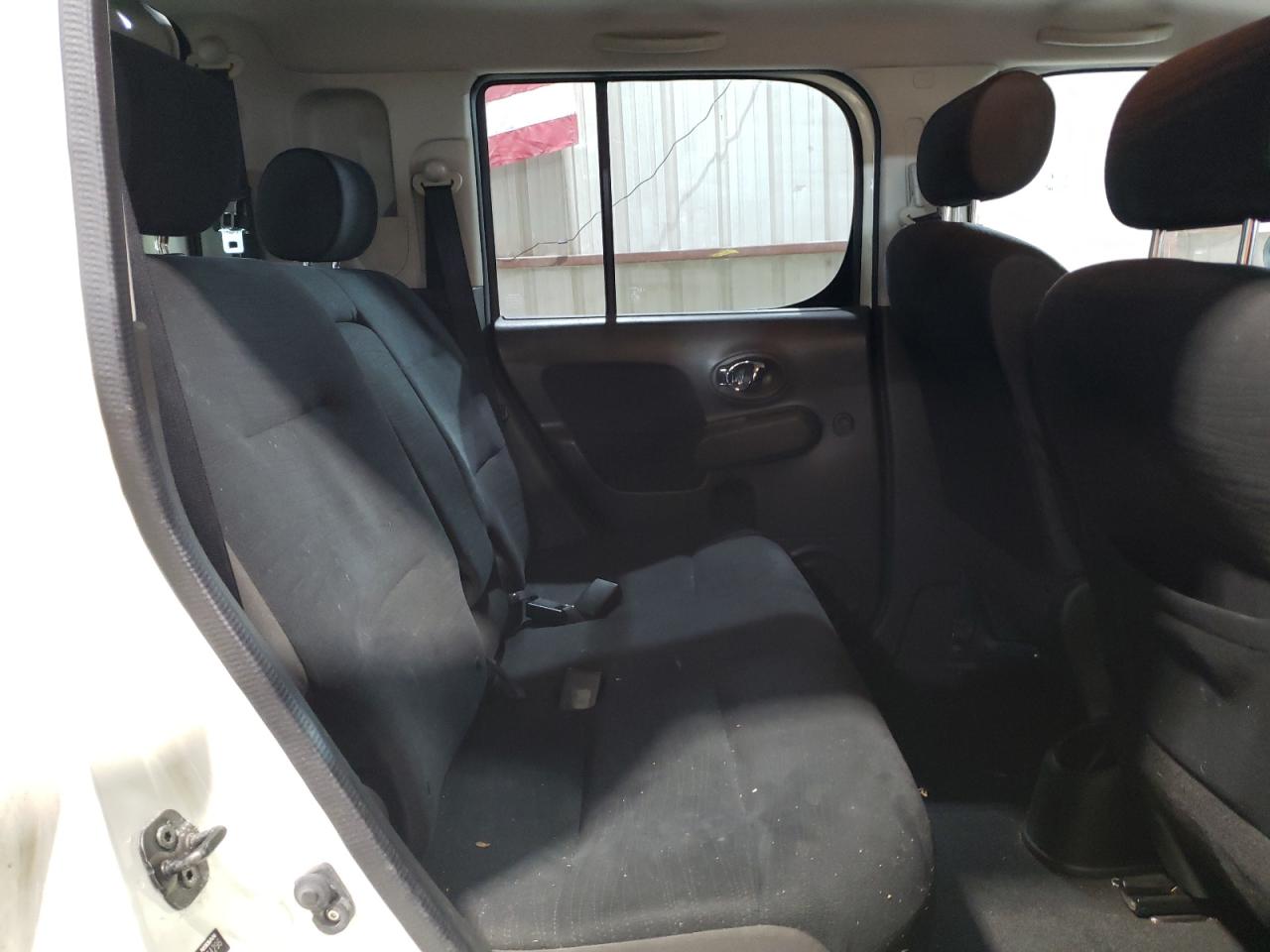 2010 Nissan Cube - Image 11