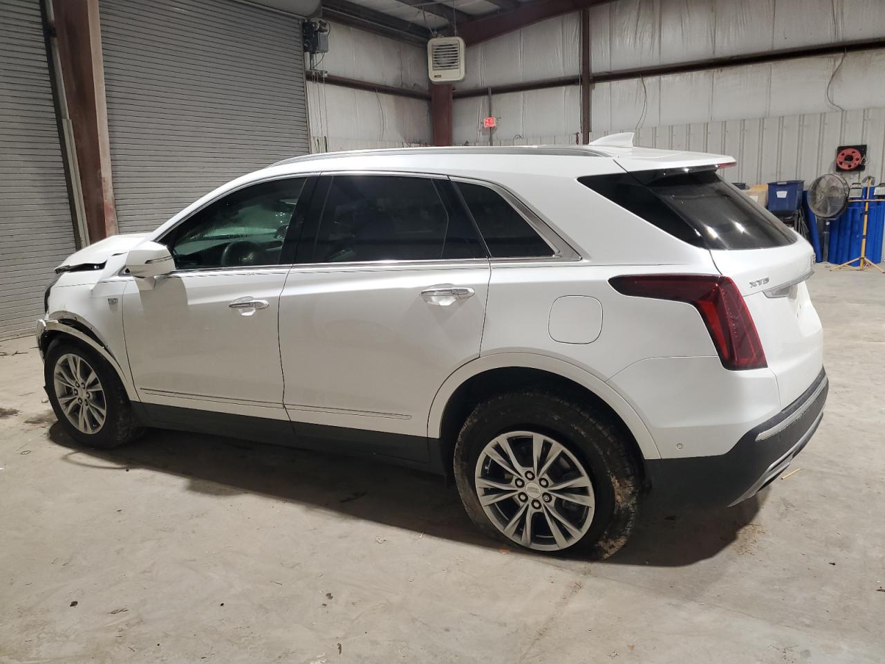 2022 Cadillac XT5 - Image 2