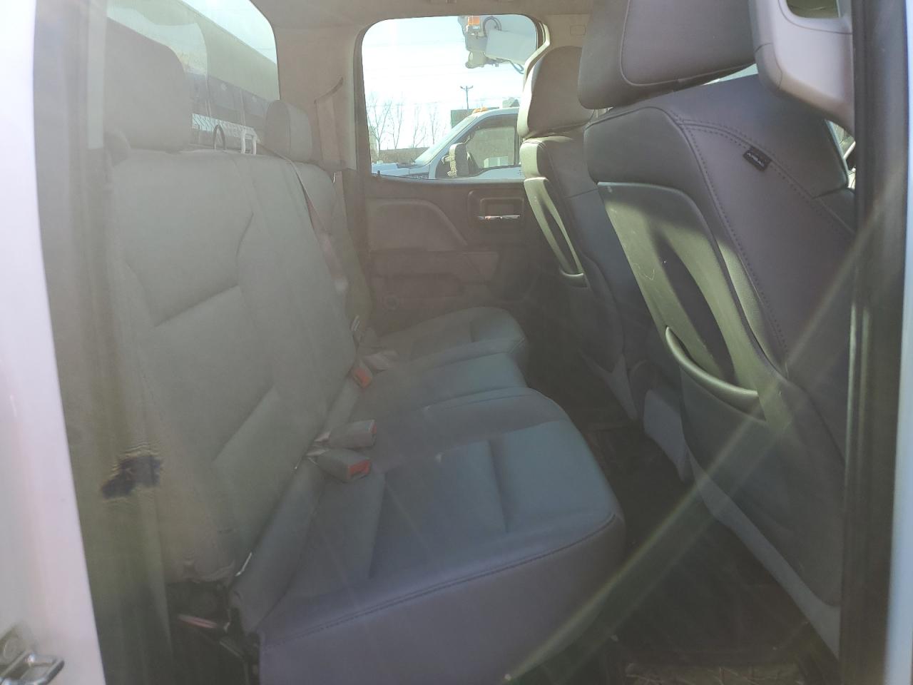 2015 Chevrolet Silverado - Image 10
