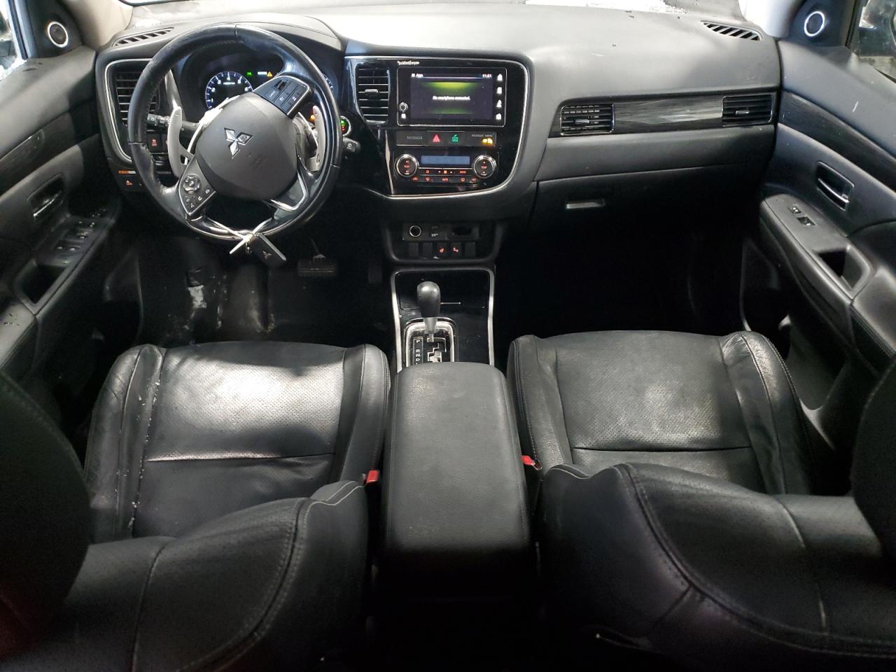 2017 Mitsubishi Outlander - Image 8