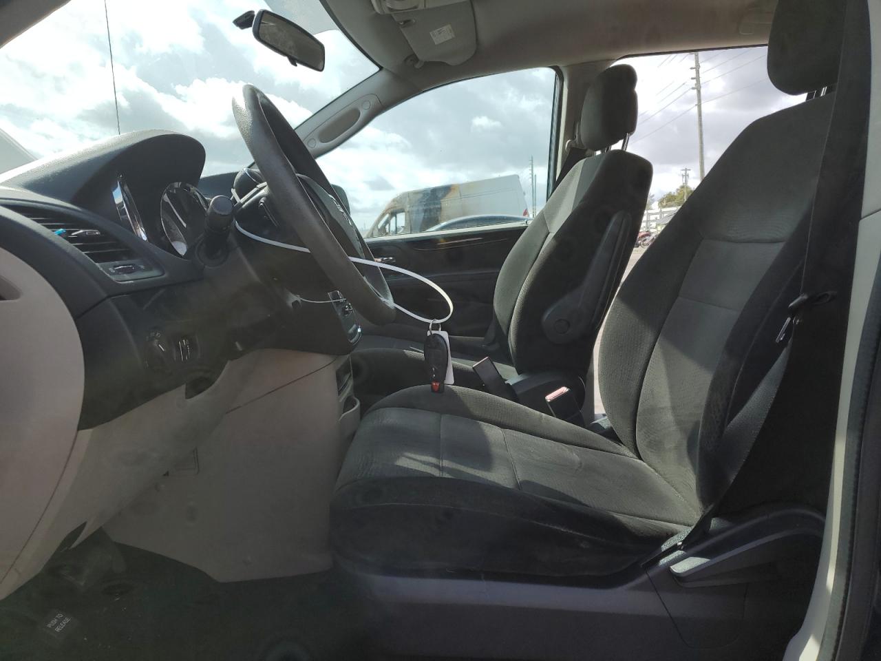 2013 Dodge Caravan - Image 7