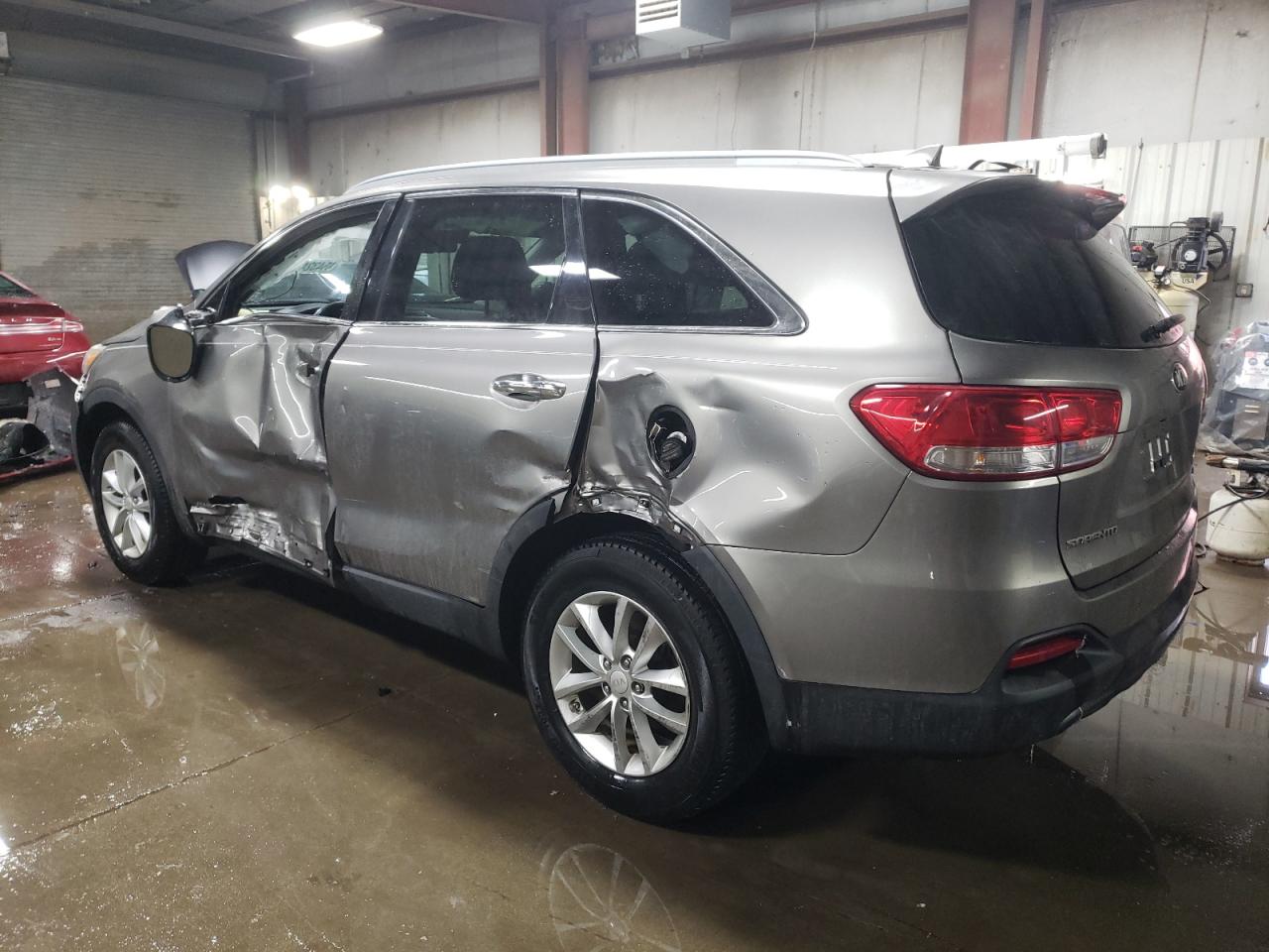 2016 Kia Sorento - Image 2