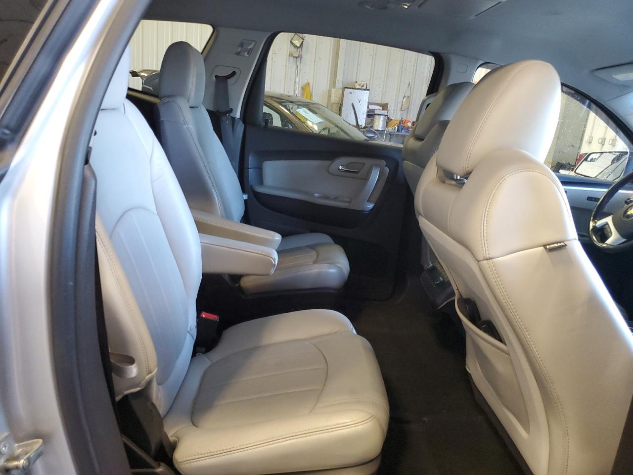 2011 Chevrolet Traverse - Image 11