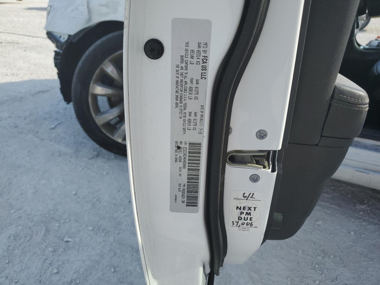 2019 Chrysler 300 - Image 13