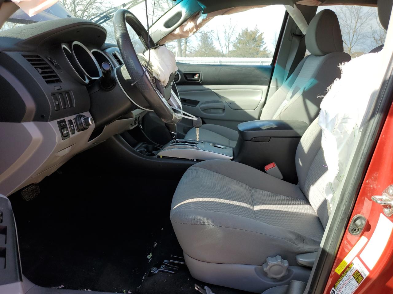 2015 Toyota Tacoma - Image 7