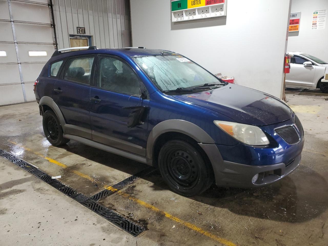 2006 Pontiac Vibe - Image 4