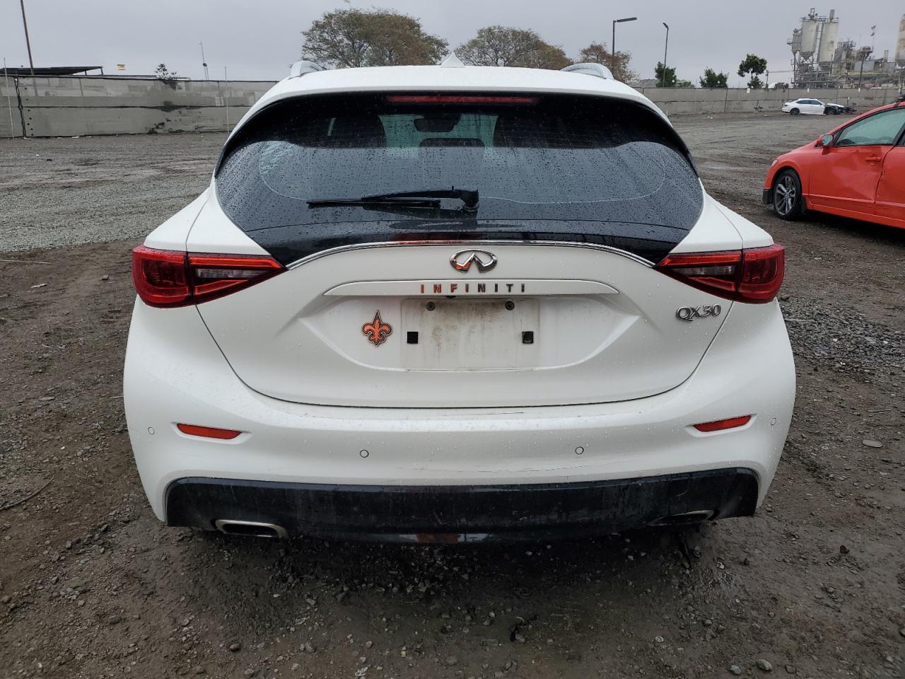 2017 Infiniti QX30 - Image 6