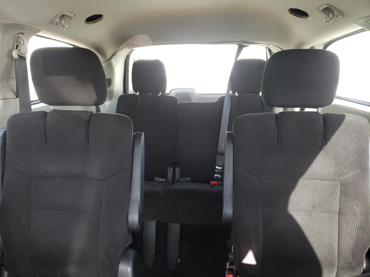 2015 Dodge Caravan - Image 10