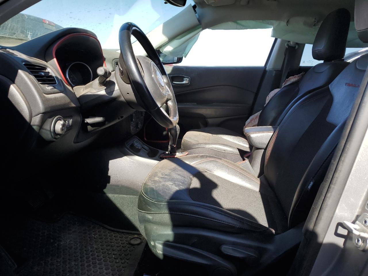 Фото: 3C4NJDDB6LT159828 - 7