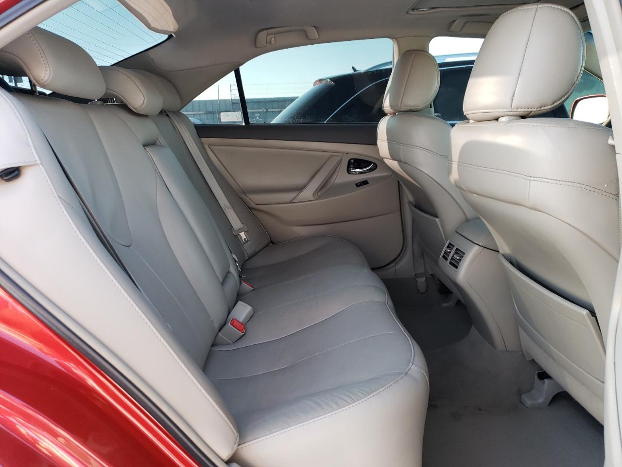 2009 Toyota Camry - Image 10