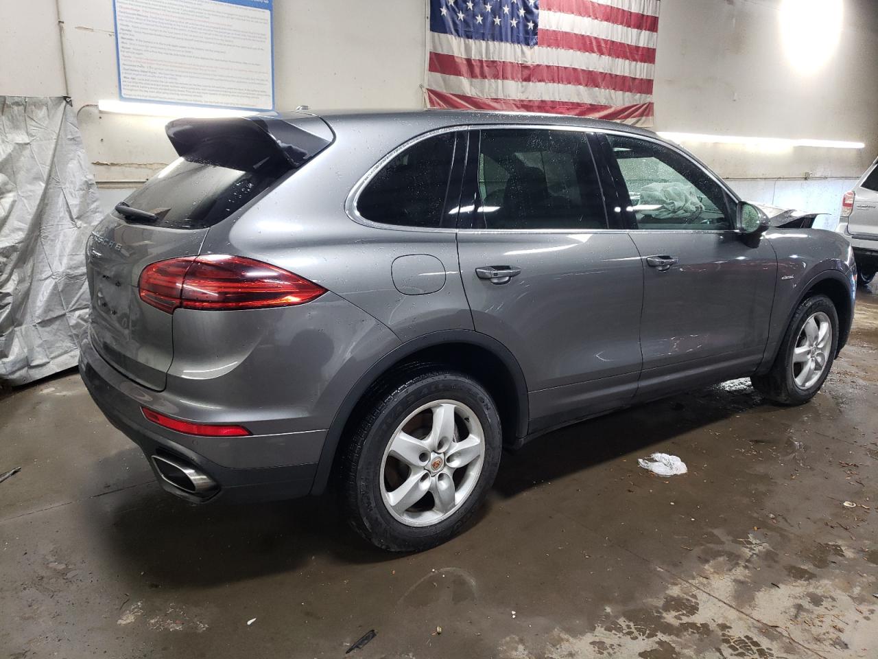 2015 Porsche Cayenne - Image 3