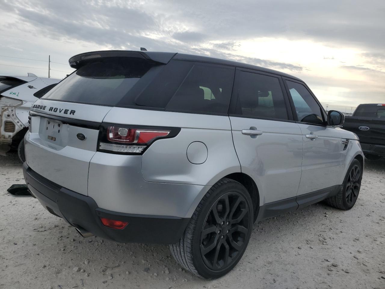 2016 Land Rover Range Rover - Image 3
