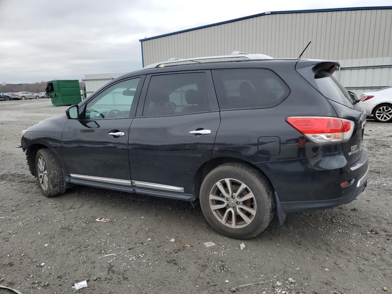 2015 Nissan Pathfinder - Image 2