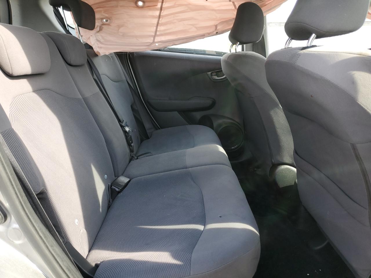 2010 Honda Fit - Image 11