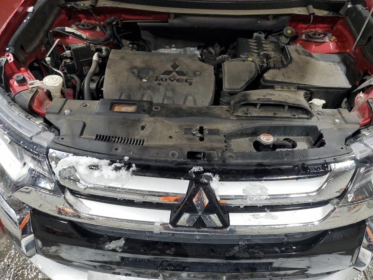 2017 Mitsubishi Outlander - Image 12