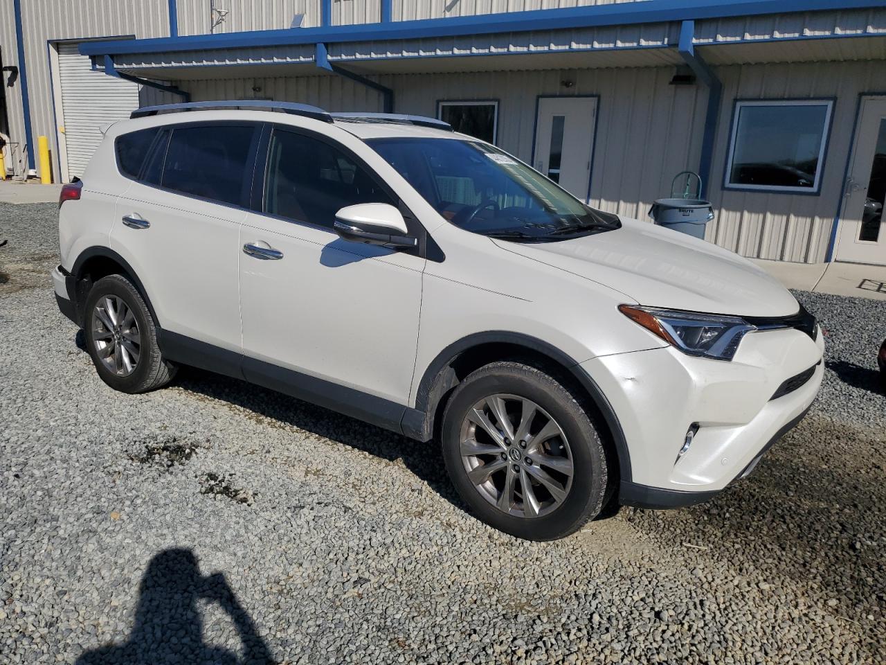 2016 Toyota RAV 4 - Image 4
