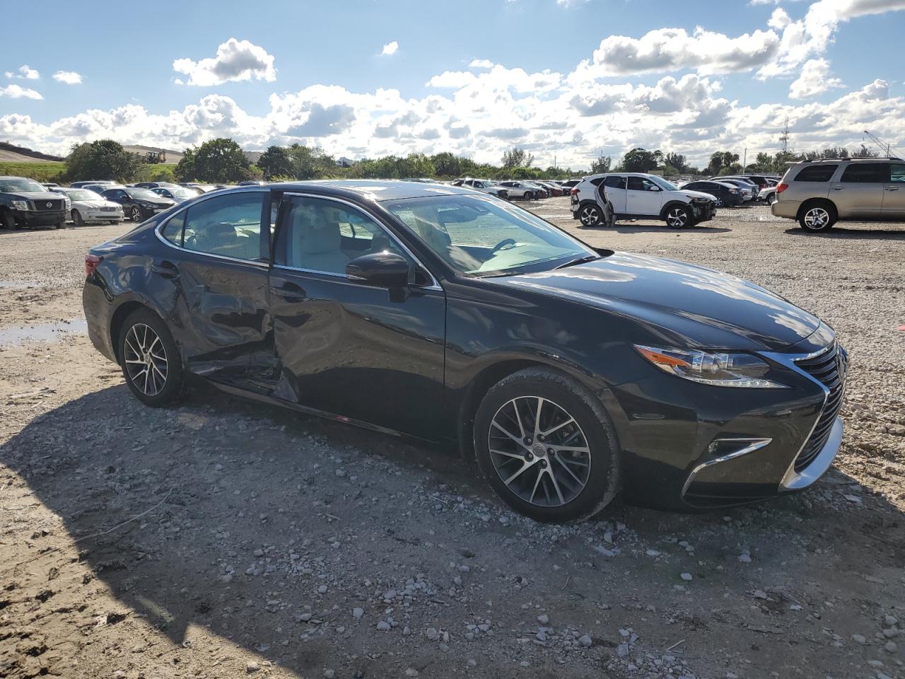 2017 Lexus ES - Image 4