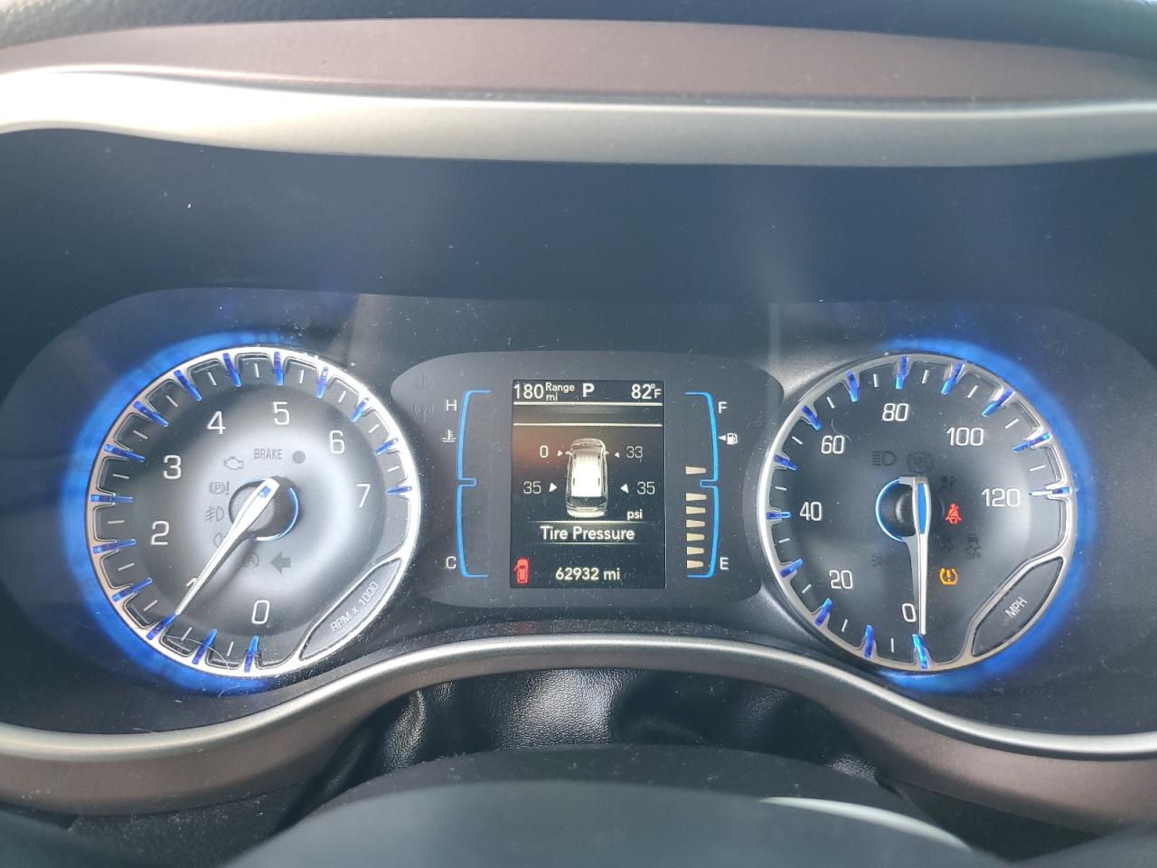 2017 Chrysler Pacifica - Image 9