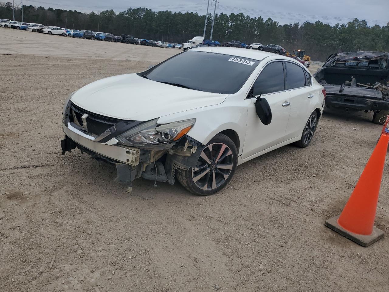 2016 Nissan Altima - Image 1
