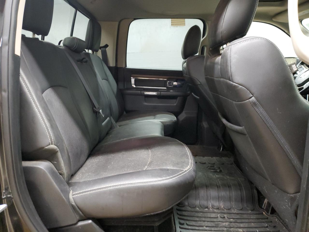 2015 RAM 1500 - Image 10