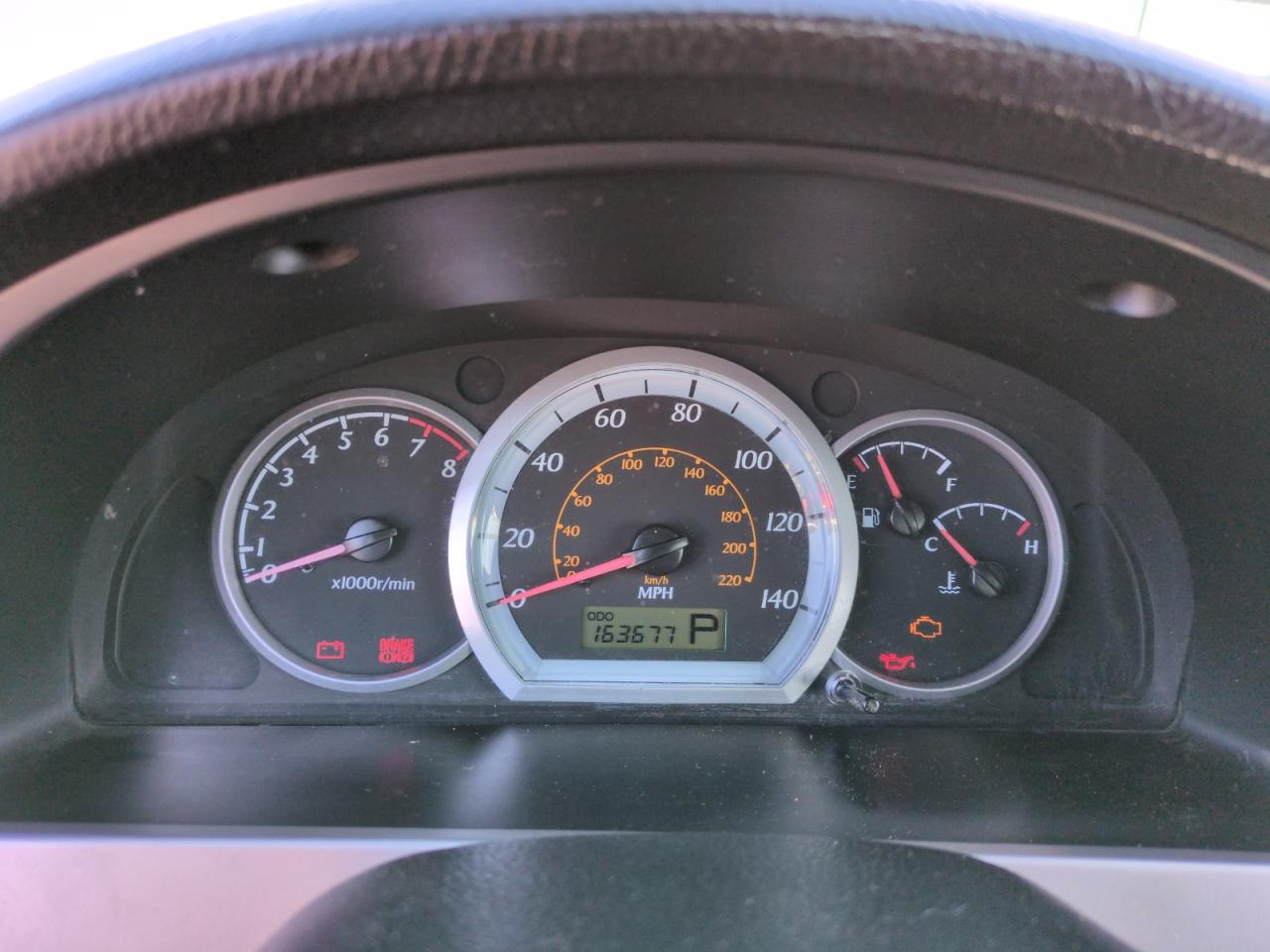 2005 Suzuki Forenza - Image 9