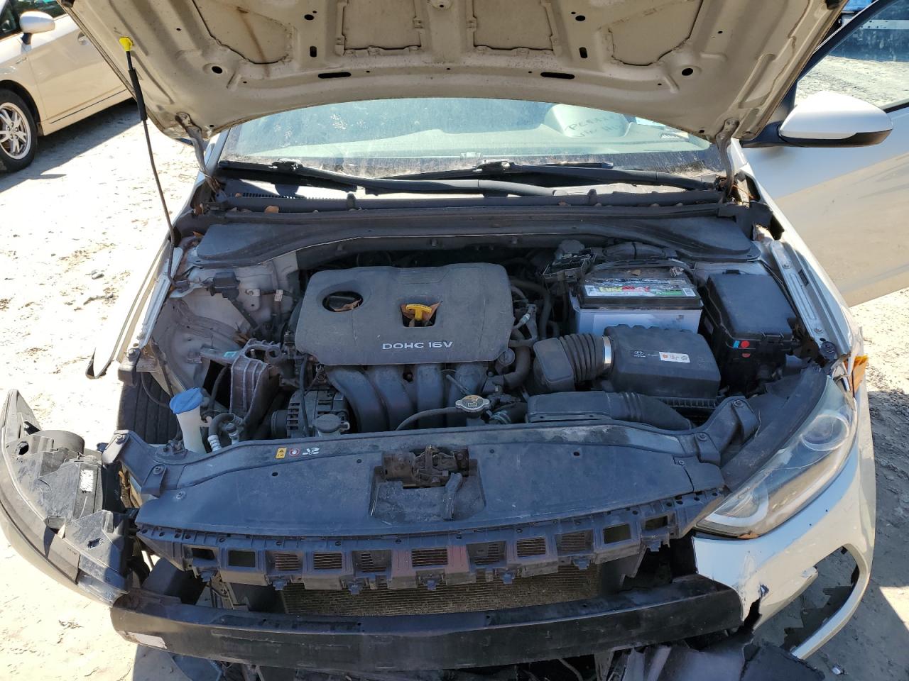 2017 Hyundai Elantra - Image 11