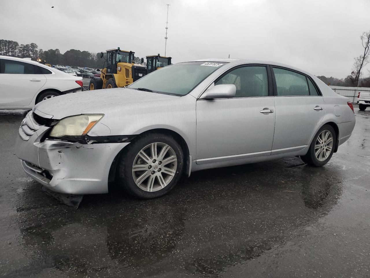 2006 Toyota Avalon - Image 1